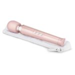 Le Wand Petite Gold Travel Rechargeable Wand - Image 4